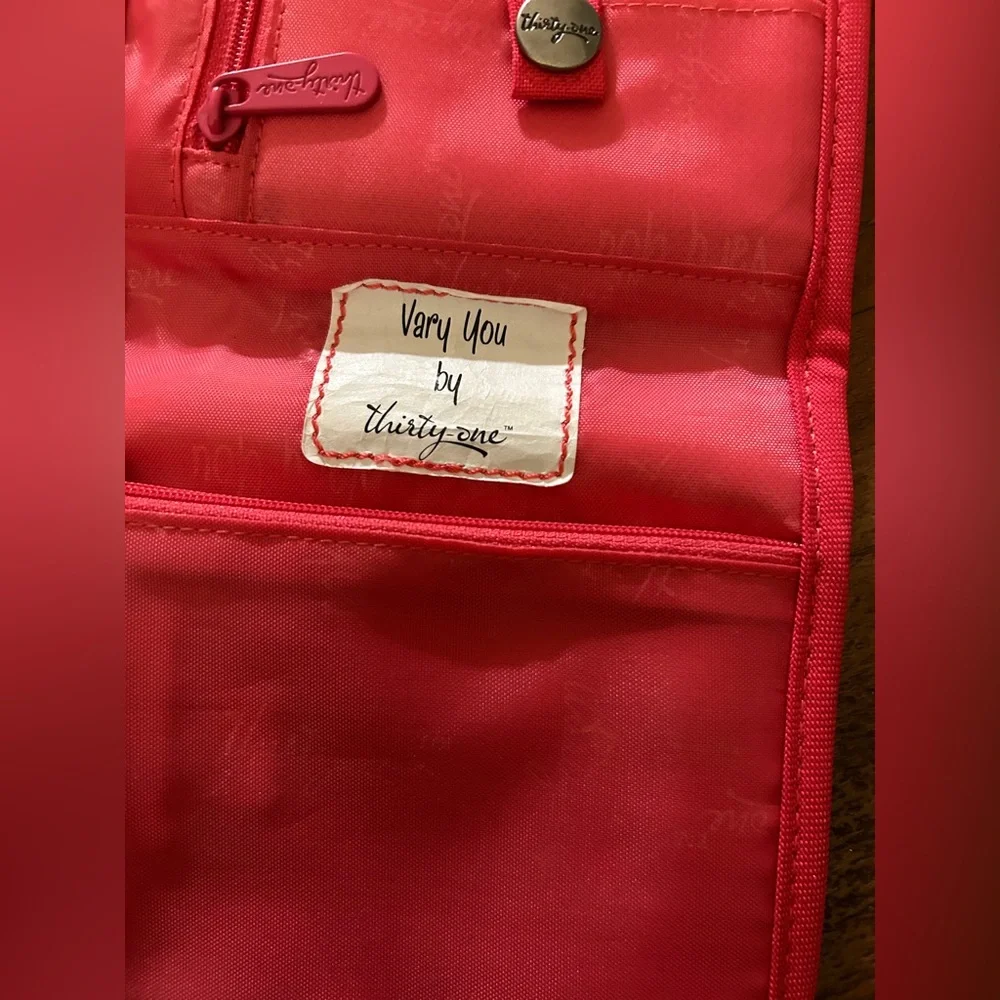 Thirty One 31 Vary You Quilted Crossbody Organizer Wallet Bag Purse Pink Coral - Picture 4 of 5